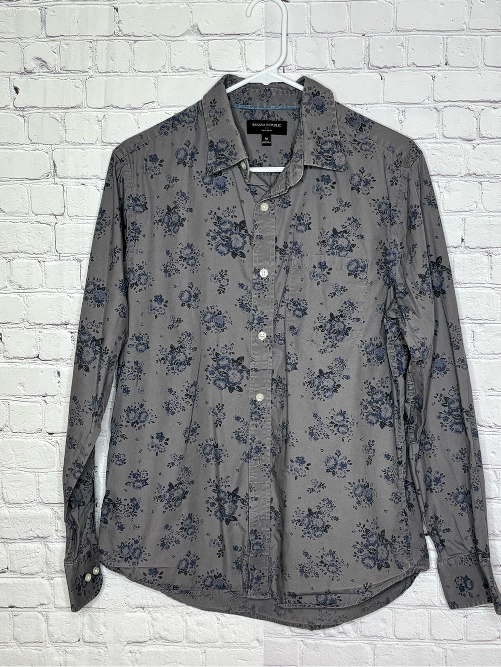 Express Mens Gray and Blue Floral Button Down Shirt Size M